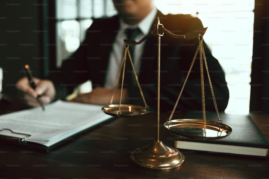Criminal Lawyer Earnings: Average Salary and Career Growth
